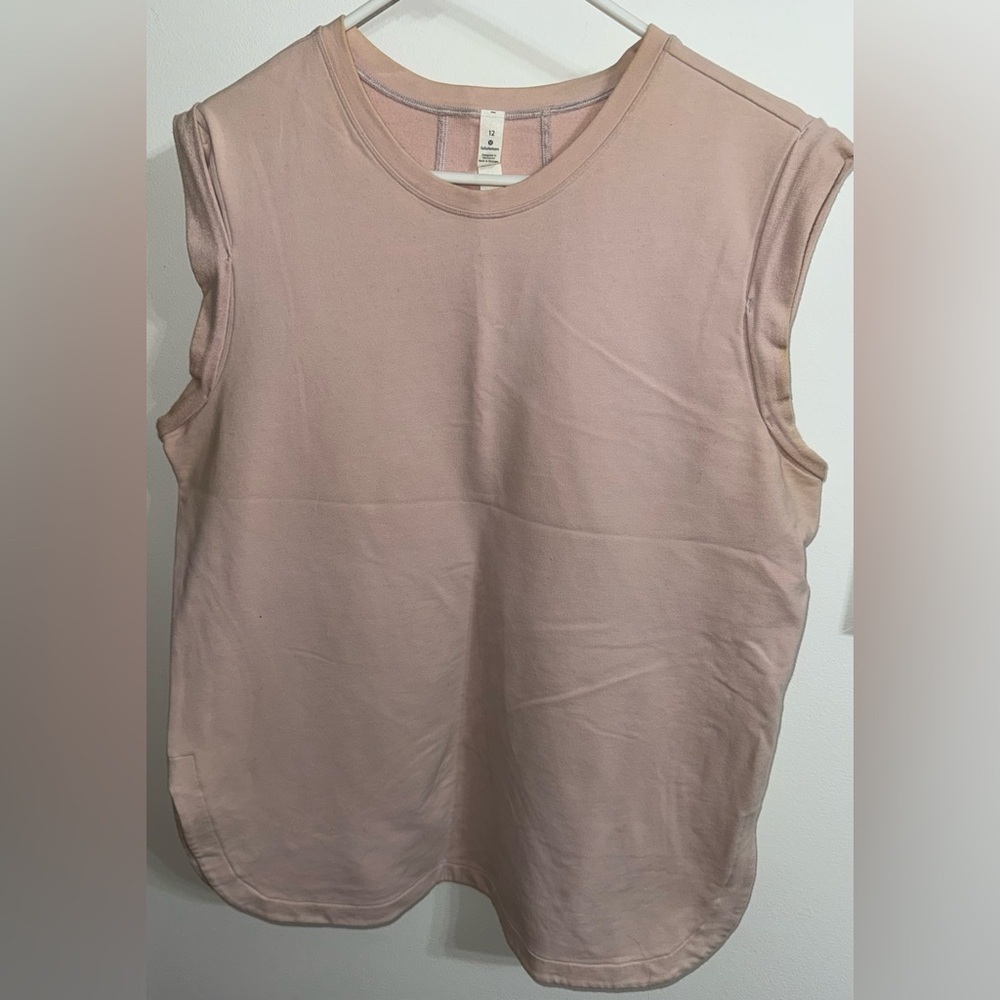 Lululemon Women's Sleeveless Top in pale Pink